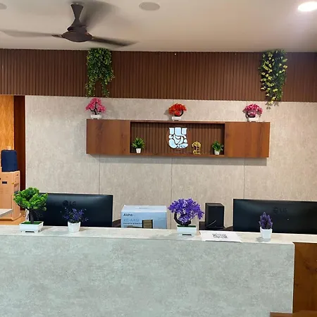 Maalyasa Hotel And Suites